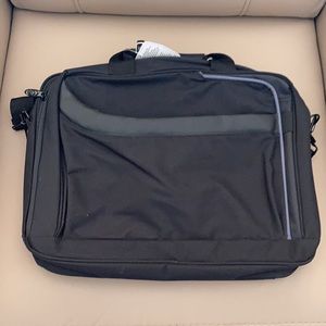 ⭐️CheckMate Leeds Laptop bag